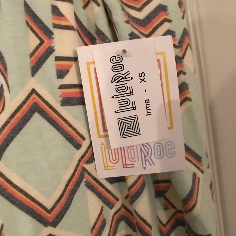 🆕 🦄 🦄LulaRoe IRMA XS